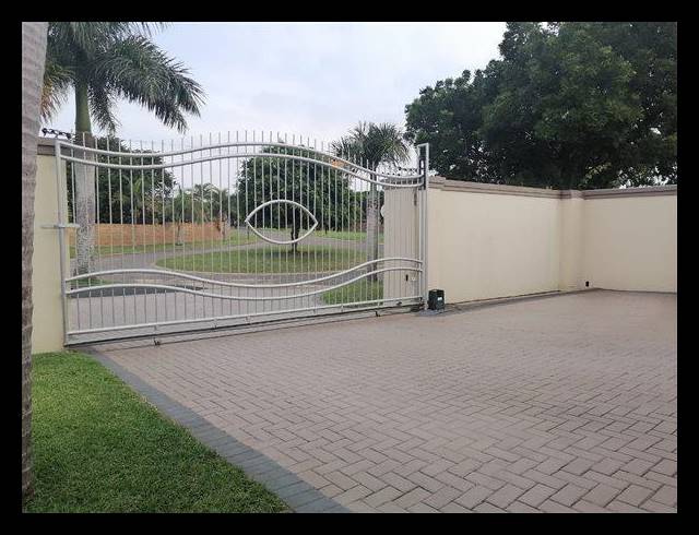 4 BEDROOM HOUSE FOR SALE IN MEER EN SEE